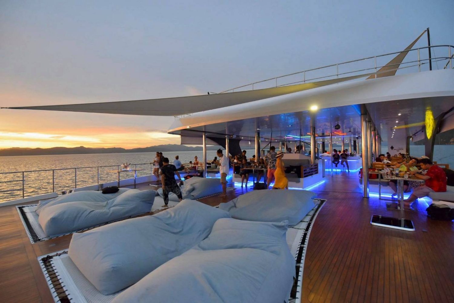 luxury catamaran phuket